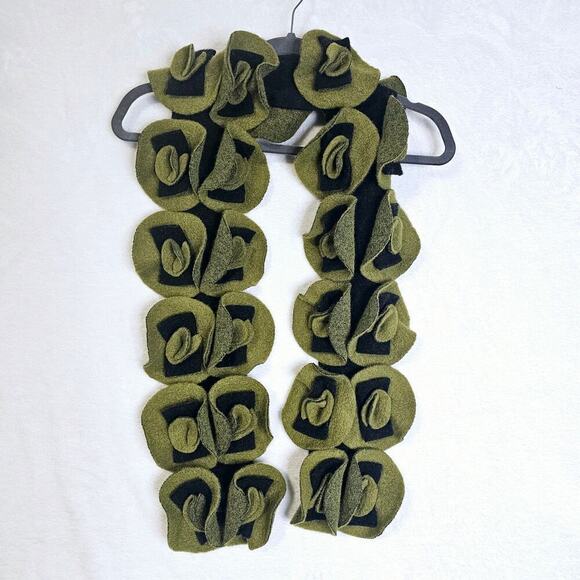 Platania 100% Wool Italian Made scrof. Green N Black floral 3D design. Artsy.